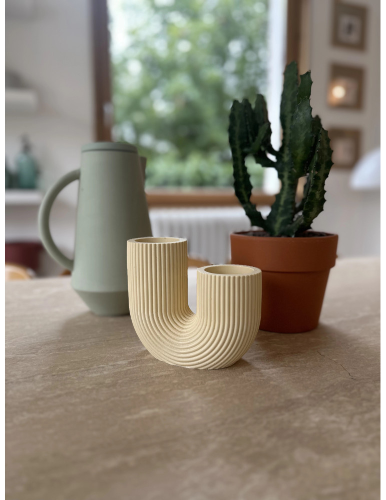Le vase U pour fleurs séchées