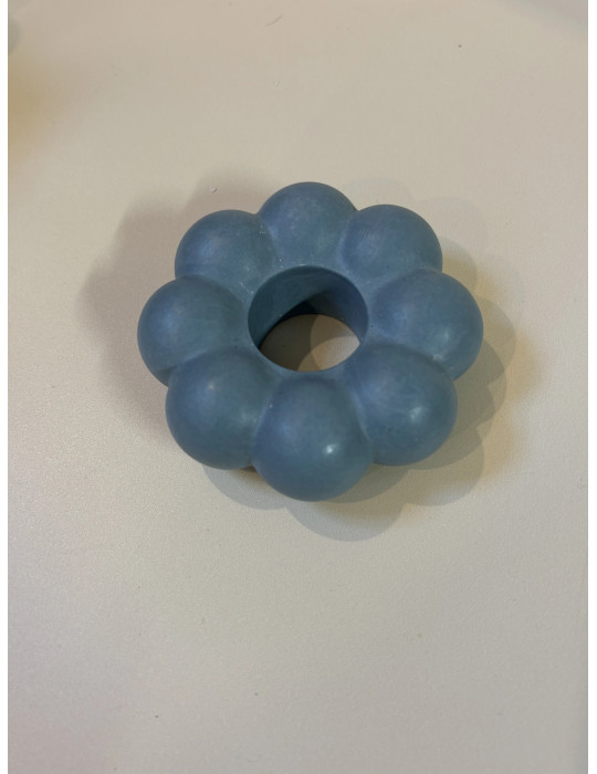 Bougeoirs modulables, conçus pour être empilés librement, ils permettent de créer des compositions uniques et personnalisables