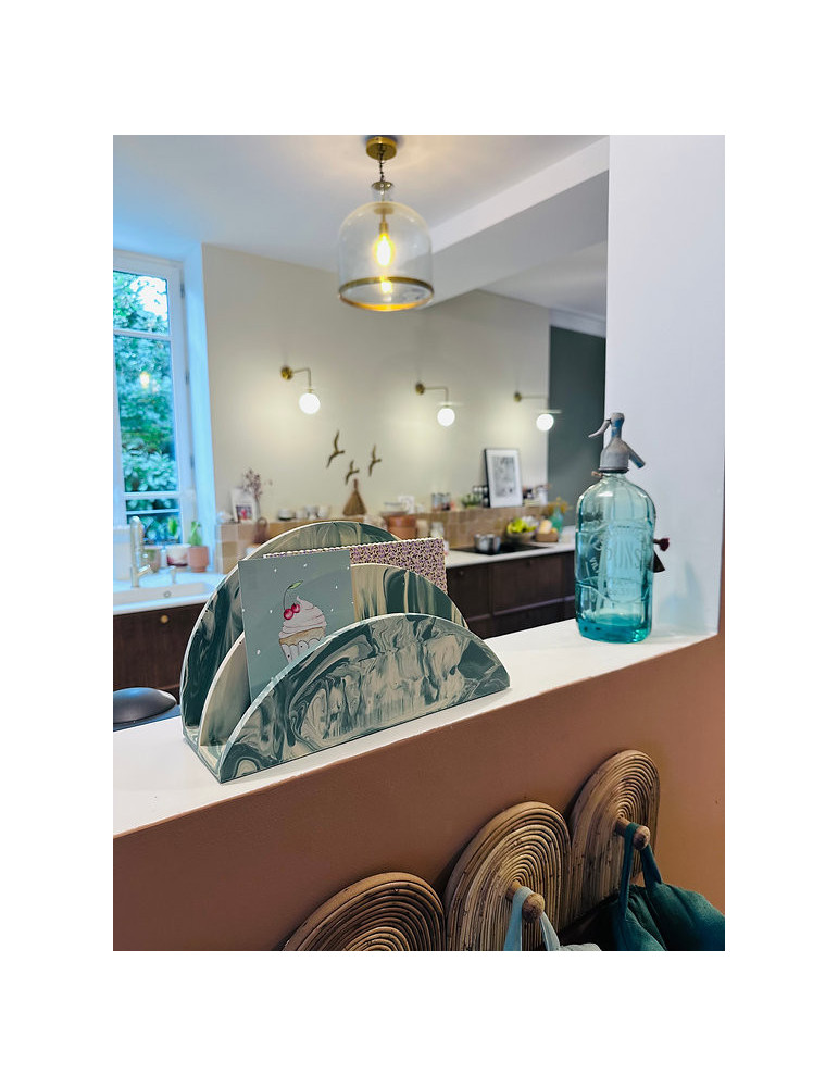 Arche organisatrice pouvant servir de range courrier, ou pour y intégrer ses livres de recette