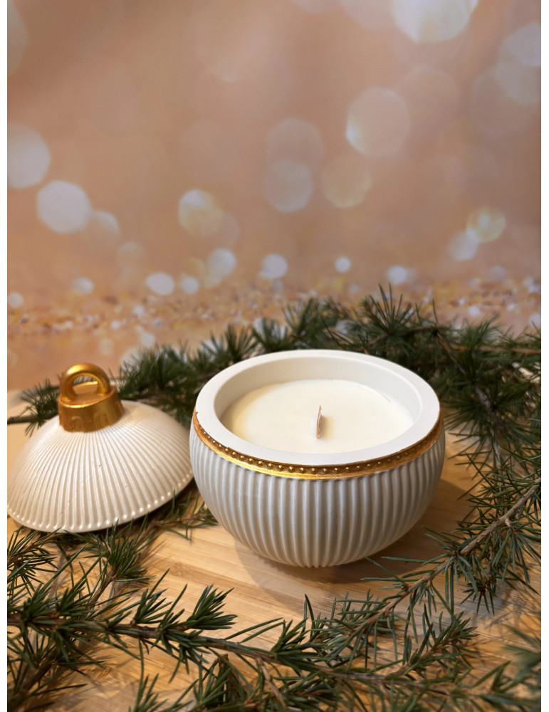 La boule bougie de Noël striée