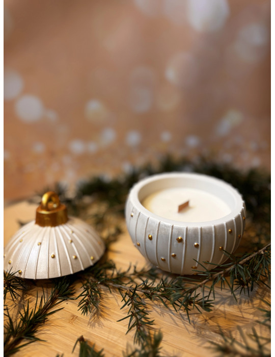 La boule bougie de Noël striée