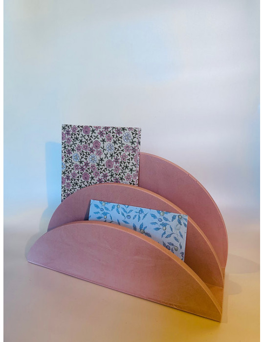 Arche organisatrice pouvant servir de range courrier, ou pour y intégrer ses livres de recette