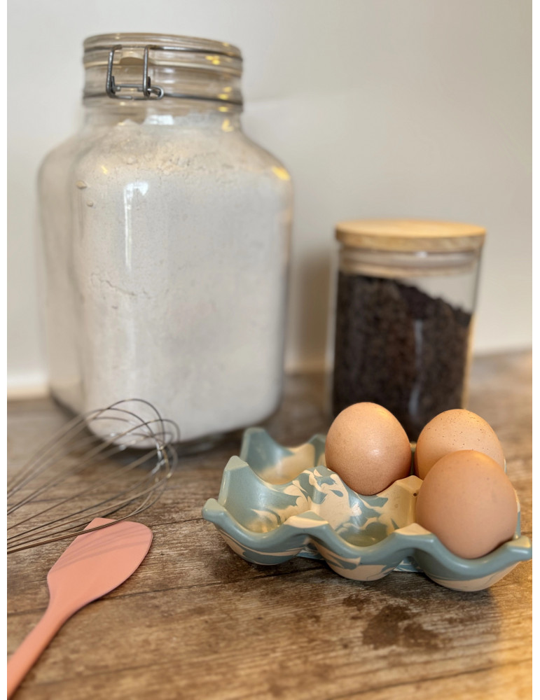 Boîte à oeufs design, pratique et élégante, elle apporte  une touche esthétique à votre cuisine.