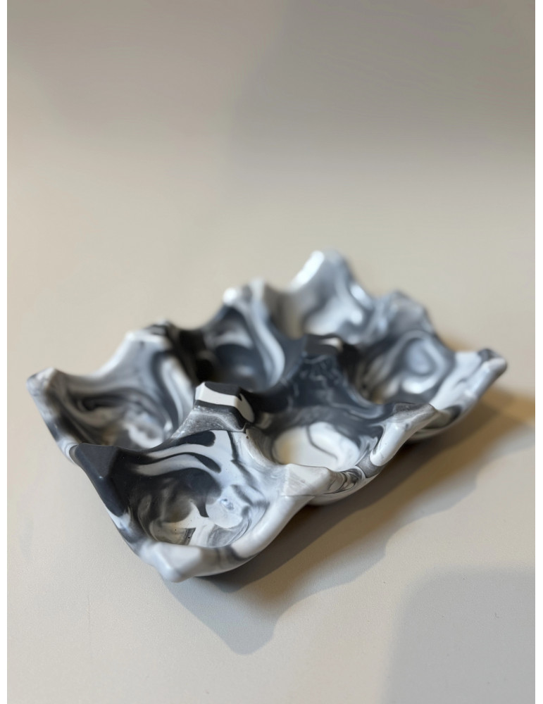 Boîte à oeufs design, pratique et élégante, elle apporte  une touche esthétique à votre cuisine.