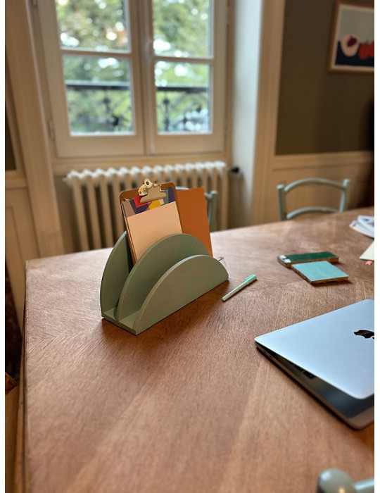 Arche organisatrice pouvant servir de range courrier, ou pour y intégrer ses livres de recette